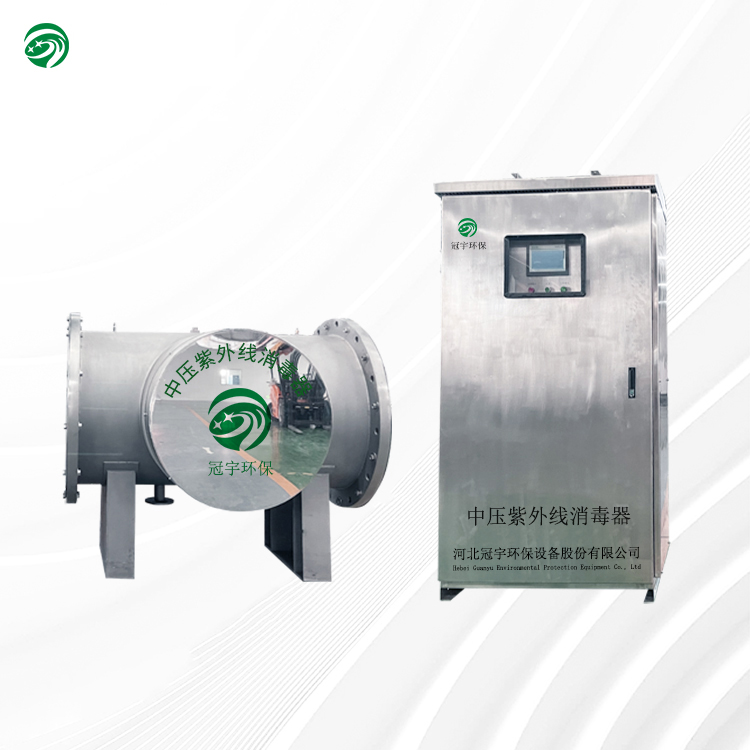 Medium-pressure UV sterilizer for municipal water supply